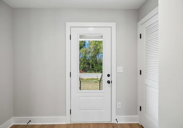 Photo 4 of Single family home for sale at 2611 Old Greenbrier Pike, Greenbrier, TN 37073 | MLS# 3596264 | Listing updated on 2026-09-24