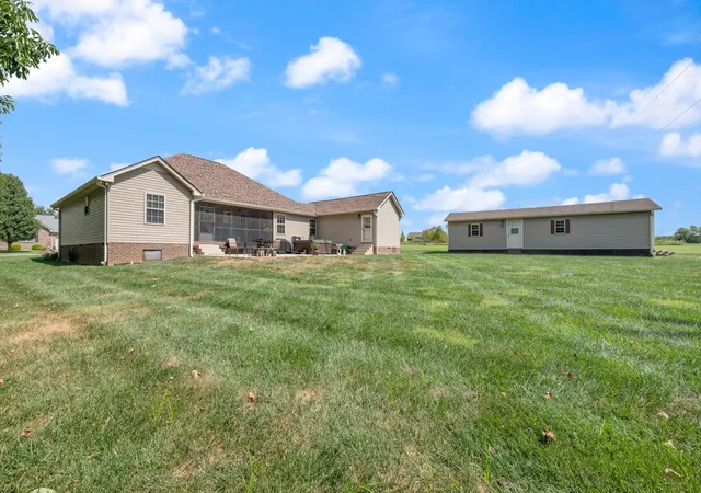 Photo 2 of Single family home for sale at 130 Beaver Crk Dr, Portland, TN 37148 | MLS# 3594377 | Listing updated on 2026-09-21