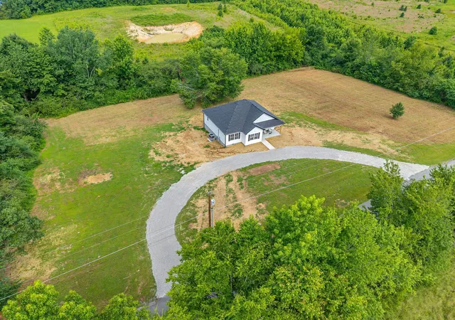 Homes for sale in Dickson, TN | 126 Old Garners Creek Road, Dickson, TN 37055 | MLS# 3264024