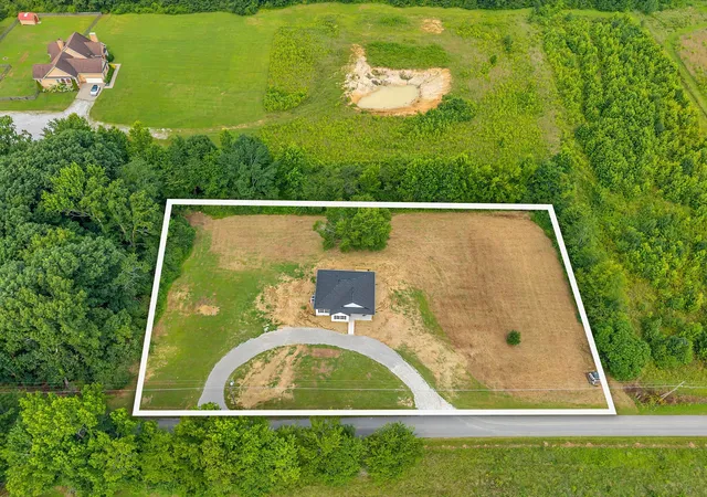 Homes for sale in Dickson, TN | 126 Old Garners Creek Road, Dickson, TN 37055 | MLS# 3264024