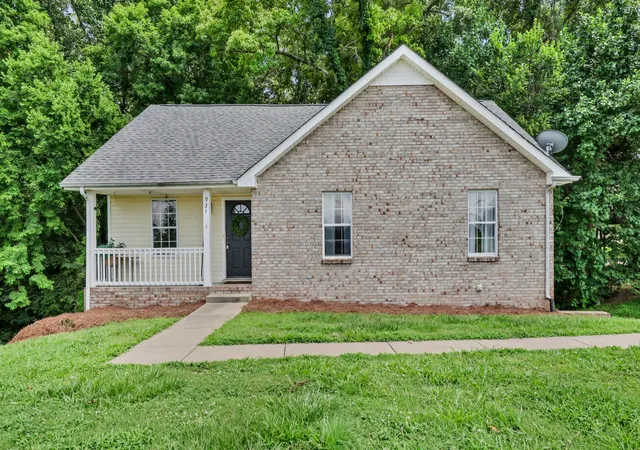 Photo 2 of Single family home for sale at 931 Drum Ln, Clarksville, TN 37043 | MLS# 3267464 | Listing updated on 2026-08-29