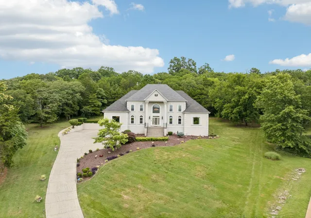 Homes for sale in Brentwood, TN | 703 Ben Nevis Ct, Brentwood, TN 37027 | MLS# 3263231