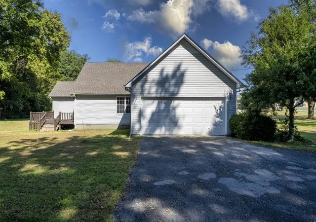 Photo 4 of Single family home for sale at 358 Bookout Ln, Cowan, TN 37318 | MLS# 3262550 | Listing updated on 2026-10-11