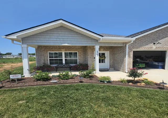Homes for sale in Clarksville, TN | 2562 Rafiki Dr, Clarksville, TN 37042 | MLS# 3269924