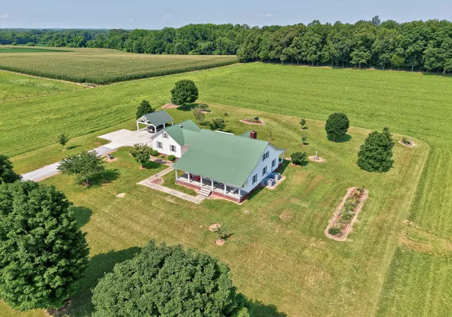 Homes for sale in Fayetteville, TN | 214 Camargo Rd, Fayetteville, TN 37334 | MLS# 3269870