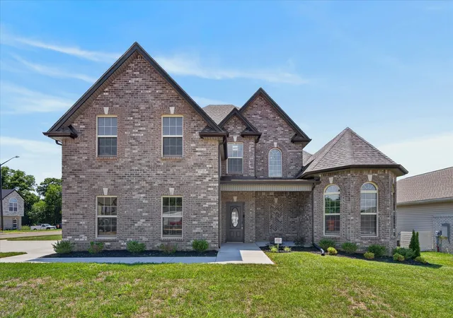 Photo 1 of Single family home for sale at 734 Shoemaker Ln, Clarksville, TN 37043 | MLS# 3262691 | Listing updated on 2026-09-19