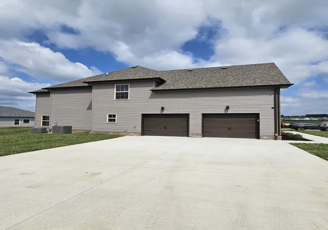 Homes for sale in Clarksville, TN | 734 Shoemaker Ln, Clarksville, TN 37043 | MLS# 3262691
