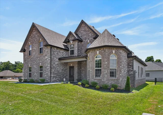 Photo 2 of Single family home for sale at 734 Shoemaker Ln, Clarksville, TN 37043 | MLS# 3262691 | Listing updated on 2026-09-19