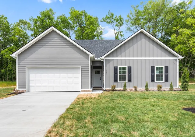 Homes for sale in Columbia, TN | 124 Centennial Lane, Columbia, TN 38401 | MLS# 3270001