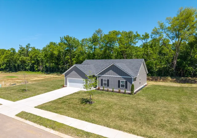 Homes for sale in Columbia, TN | 124 Centennial Lane, Columbia, TN 38401 | MLS# 3270001