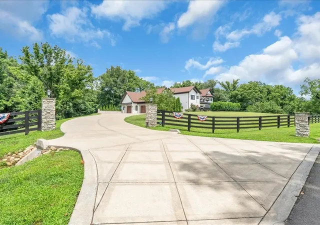 Photo 3 of Sale Pending at 3814 Mistico Ln, Franklin, TN 37064 | MLS# 3262573 | Listing updated on 2026-09-02