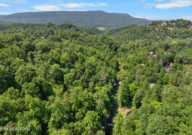 1st image of 11 Balsam Slopes Rd, Sevierville, TN 37862 | MLS# 3302177