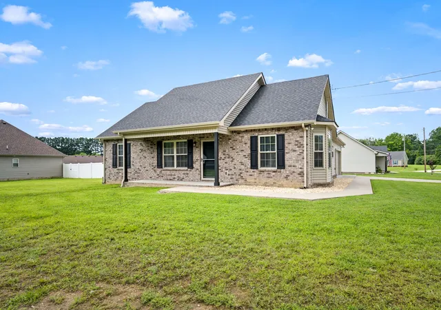 Photo 1 of Single family home for sale at 168 Grace Ct, Manchester, TN 37355 | MLS# 3280855 | Listing updated on 2026-10-09