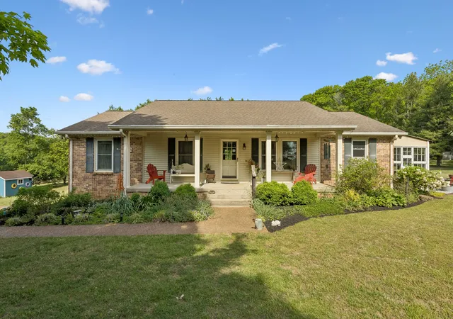 Photo 3 of Single family home for sale at 2751 Standing Oak Dr, Thompsons Station, TN 37179 | MLS# 3263160 | Listing updated on 2026-08-14