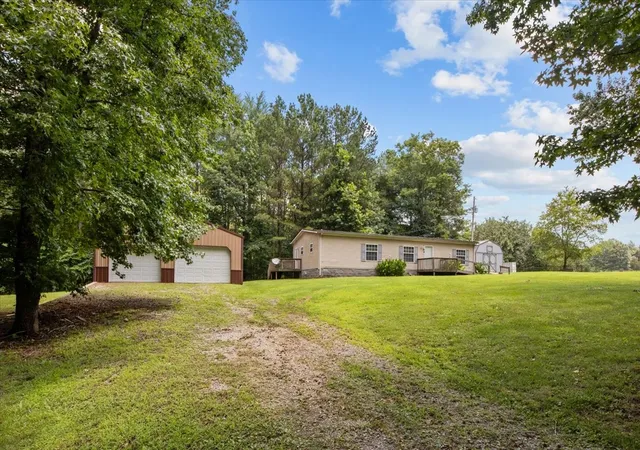 Homes for sale in Erin, TN | 211 Old Stagecoach Ln, Erin, TN 37061 | MLS# 3262654