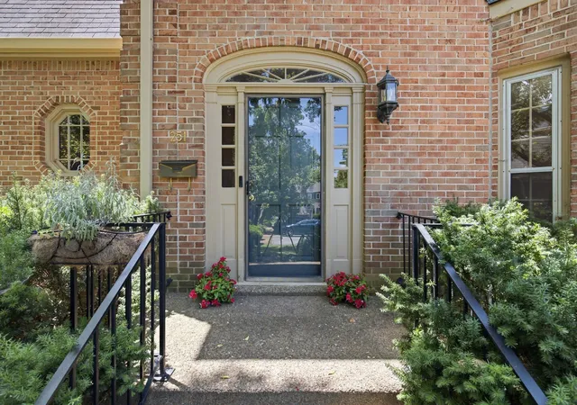 2nd image of 4400 Belmont Park Ter, Nashville, TN 37215