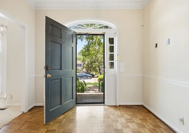 3rd image of 4400 Belmont Park Ter, Nashville, TN 37215
