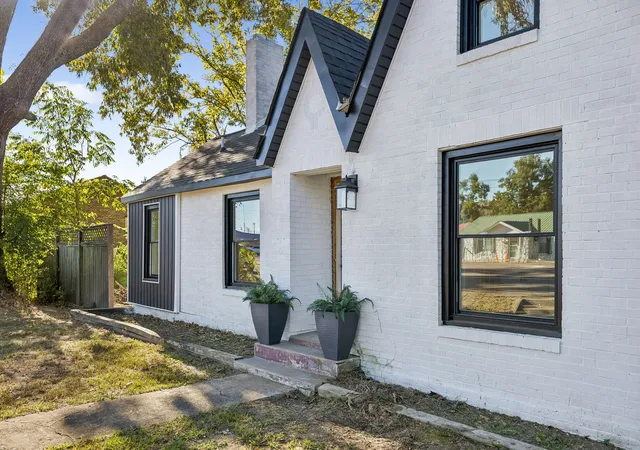 Photo 3 of Single family home for sale at 206 W Main St, Hohenwald, TN 38462 | MLS# 3610328 | Listing updated on 2026-10-02