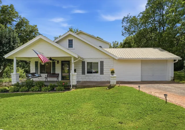 1st image of 214 Cullum Ave, Dickson, TN 37055 | MLS# 3305641
