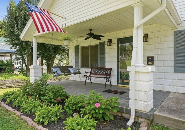 4th image of 214 Cullum Ave, Dickson, TN 37055 | MLS# 3305641