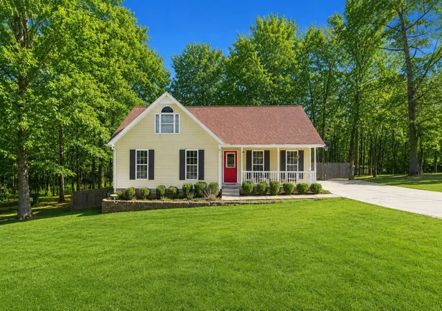 Homes for sale in Dickson, TN | 115 Sherron Dr, Dickson, TN 37055 | MLS# 3262761