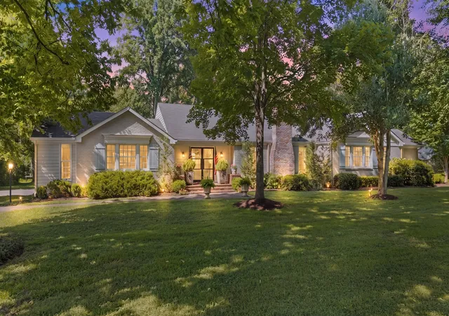 Single family home for sale at 1018 Gateway Ln, Nashville, TN 37220 | MLS# 3278565