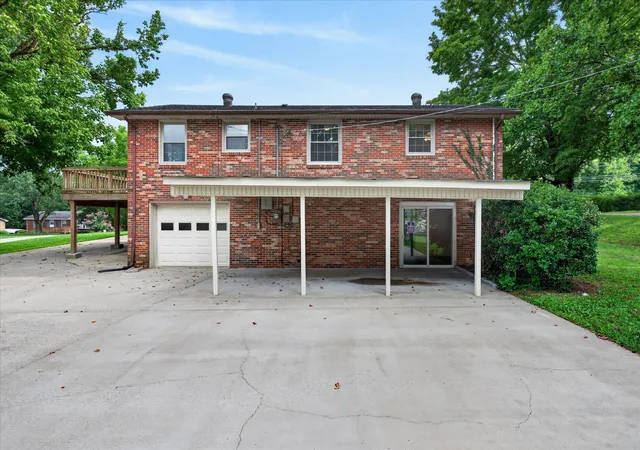 4th image of 309 Dunbar Cave Rd, Clarksville, TN 37043 | MLS# 3280982