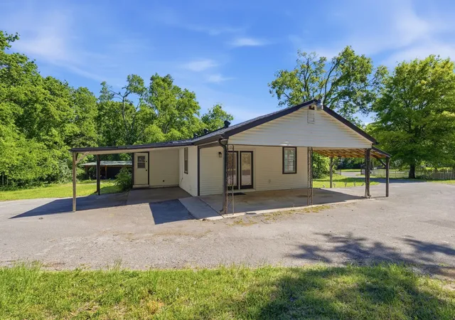 Photo 3 of Single family home for sale at 2838 Brunswick Dr, Nashville, TN 37207 | MLS# 3278588 | Listing updated on 2026-08-26