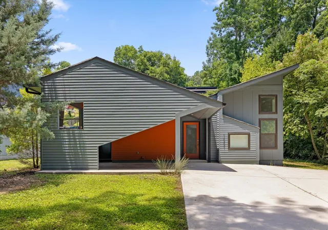 Photo 1 of Single family home for sale at 1771 White Oak Rd, Chattanooga, TN 37415 | MLS# 3262843 | Listing updated on 2026-09-14