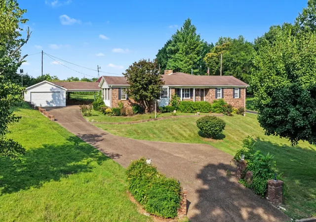 Homes for sale in Adairville, KY | 530 S Main St, Adairville, KY 42202 | MLS# 3262899