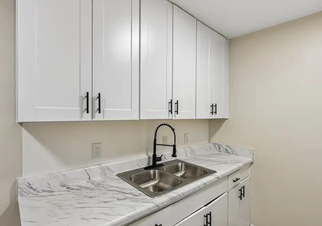 Photo 3 of Condo for sale at 550 Harding Pl #F122, Nashville, TN 37211 | MLS# 3542279 | Listing updated on 2026-09-16