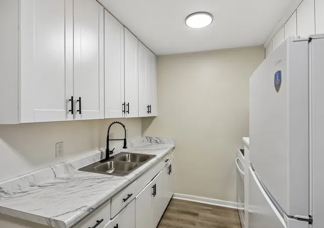 Photo 4 of Condo for sale at 550 Harding Pl #F122, Nashville, TN 37211 | MLS# 3542279 | Listing updated on 2026-09-16