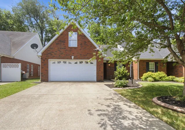 Homes for sale in Murfreesboro, TN | 2747 Stonehedge Dr, Murfreesboro, TN 37128 | MLS# 3269865