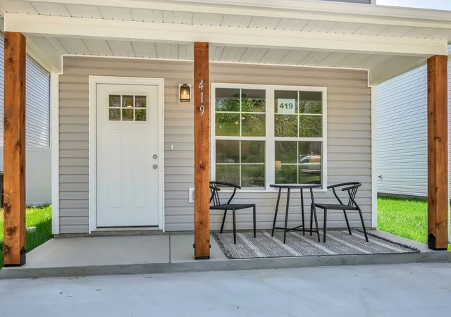 Photo 1 of Single family home for sale at 419 Via Dr, Clarksville, TN 37043 | MLS# 3263342 | Listing updated on 2026-10-02
