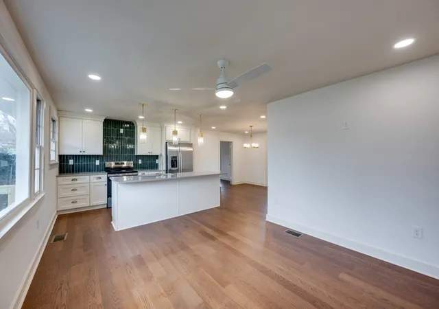 Photo 3 of Sale Pending at 1725 Welcome Ln, Nashville, TN 37216 | MLS# 3269959 | Listing updated on 2026-08-19