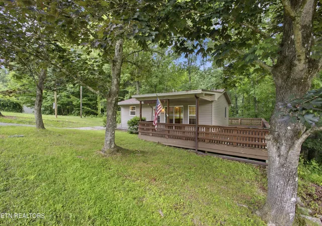 Homes for sale in Crossville, TN | 578 Retreat Dr, Crossville, TN 38572 | MLS# 3262954