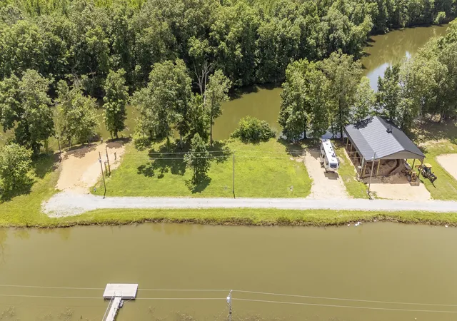 Homes for sale in Clifton, TN | 218 Drake Dr, Clifton, TN 38425 | MLS# 3262980