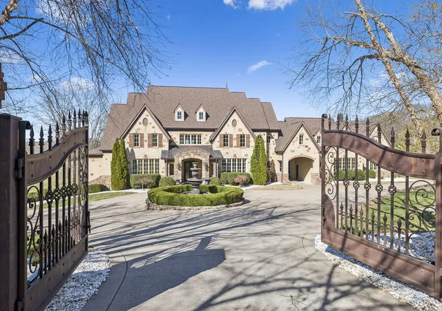 Photo 1 of Mansion for sale at 4330 N Chapel Rd, Franklin, TN 37067 | MLS# 3263346 | Listing updated on 2026-09-21