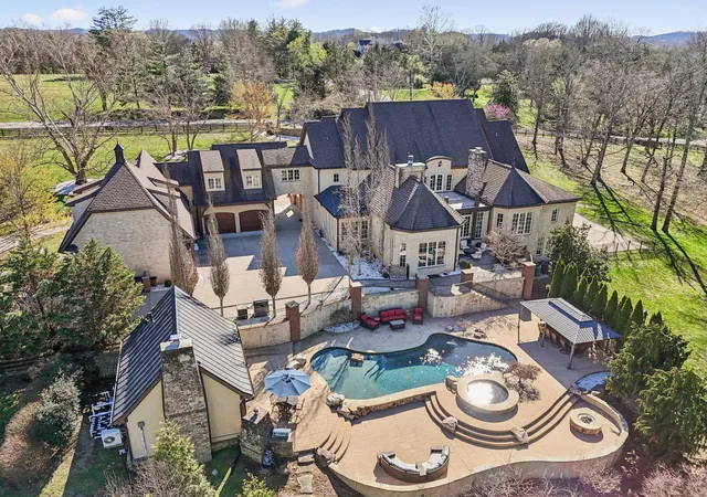 Photo 2 of Mansion for sale at 4330 N Chapel Rd, Franklin, TN 37067 | MLS# 3263346 | Listing updated on 2026-09-21