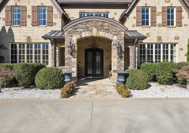 Photo 3 of Single family home for sale at 4330 N Chapel Rd, Franklin, TN 37067 | MLS# 3263346 | Listing updated on 2026-09-21