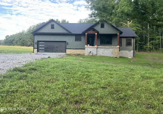 Homes for sale in Jamestown, TN | 214 Georgee Rd, Jamestown, TN 38556 | MLS# 3262990