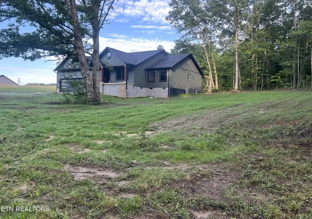 Homes for sale in Jamestown, TN | 214 Georgee Rd, Jamestown, TN 38556 | MLS# 3262990