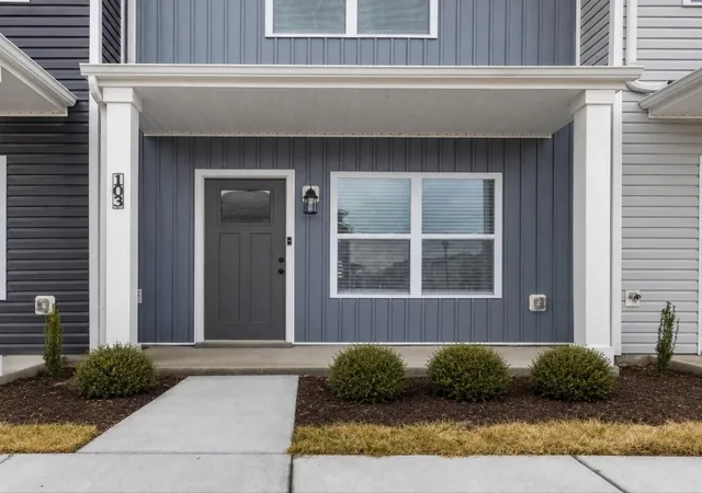 Photo 2 of Townhouse for sale at 103 Front Ridge Cir, Clarksville, TN 37040 | MLS# 3263007 | Listing updated on 2026-08-28