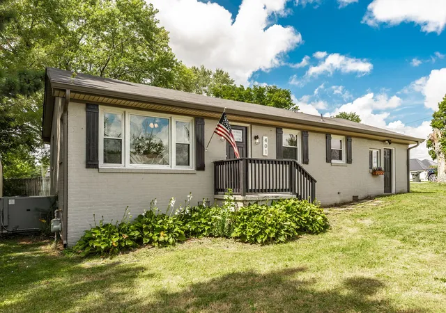 1st image of 401 Weaver Ln, Springfield, TN 37172 | MLS# 3264106