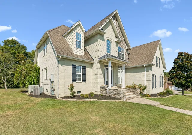 Photo 2 of Single family home for sale at 320 Creekside Dr, Lewisburg, TN 37091 | MLS# 3269683 | Listing updated on 2026-09-04