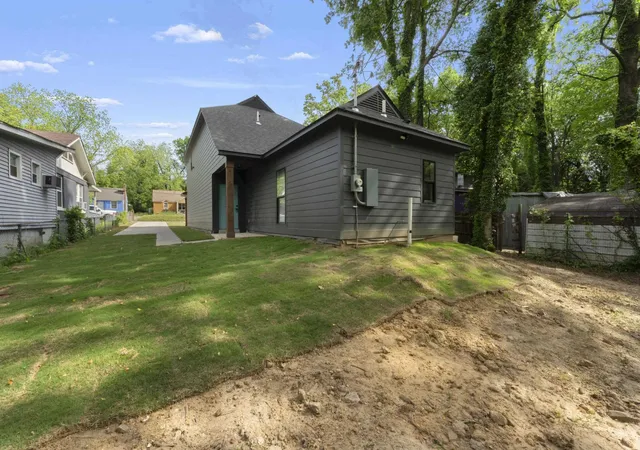 Photo 3 of Single family home for sale at 3075 Spottswood Ave, Memphis, TN 38111 | MLS# 3501492 | Listing updated on 2026-10-01