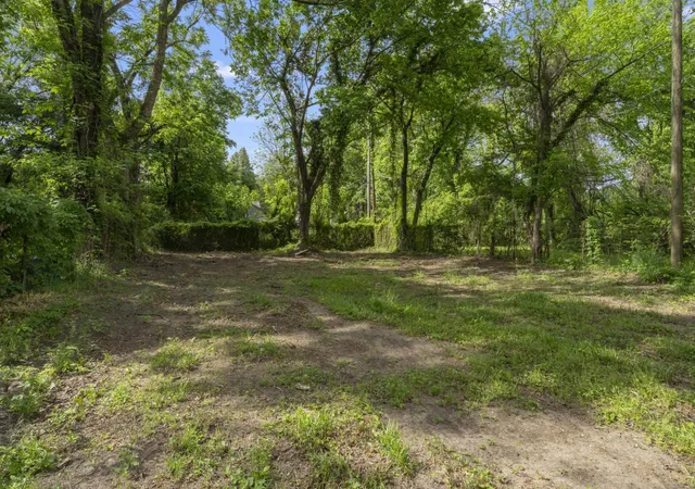 Photo 4 of Single family home for sale at 3075 Spottswood Ave, Memphis, TN 38111 | MLS# 3501492 | Listing updated on 2026-10-01