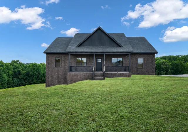 Homes for sale in Red Boiling Springs, TN | 2010 Lafayette Rd, Red Boiling Springs, TN 37150 | MLS# 3263204