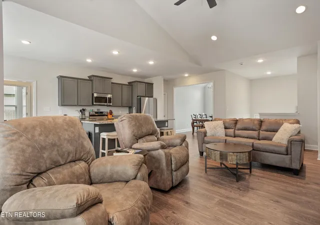 2nd image of 8121 Chapel Hl Ln, Knoxville, TN 37938 | MLS# 3304466