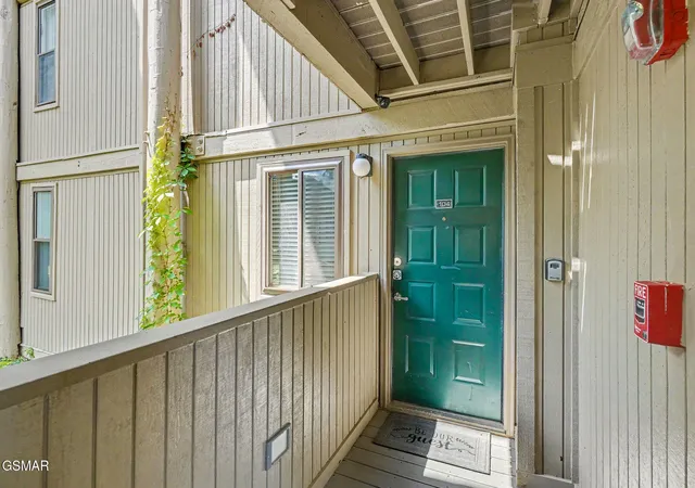 2nd image of 3710 Weber Rd, Gatlinburg, TN 37738